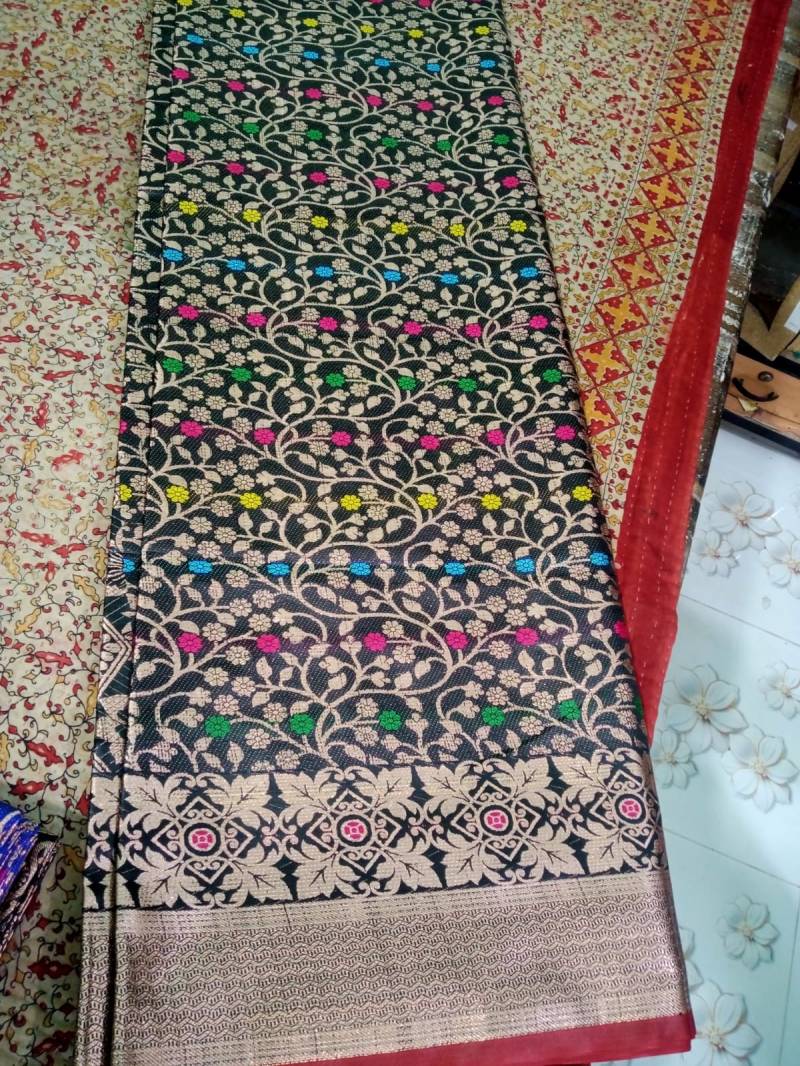 এখানে আপনার প্রোডাক্টসের নাম